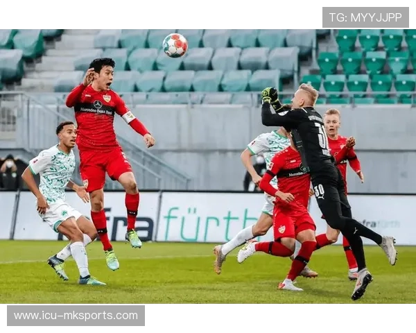 弗赖堡中场压迫训练回顾:争锋中场,炼就战术利器